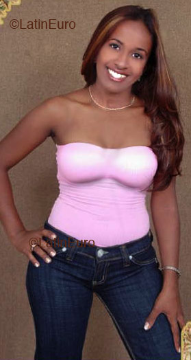 Date this pretty Dominican Republic girl Mara from Bonao N459
