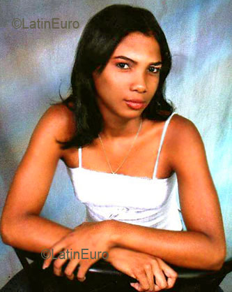 Date this passionate Dominican Republic girl Gladys from San Francisco de Macoris N469