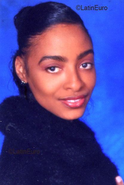 Date this tall Jamaica girl Renay from  N481