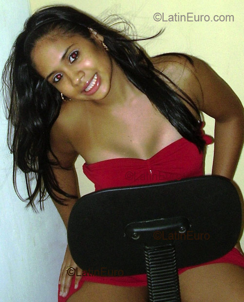 Date this pretty Dominican Republic girl Yonaylis from Santiago N538