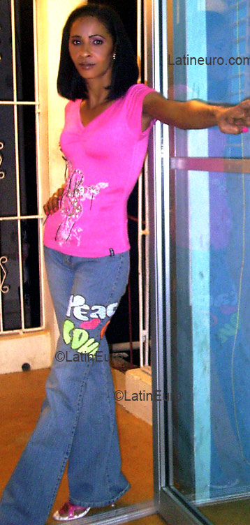 Date this exotic Dominican Republic girl Altagracia from Santiago N561