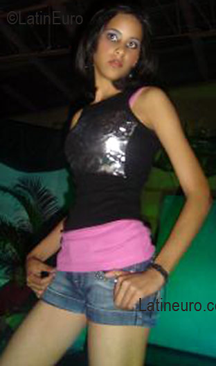 Date this voluptuous Dominican Republic girl Dharianny from Nagua N618