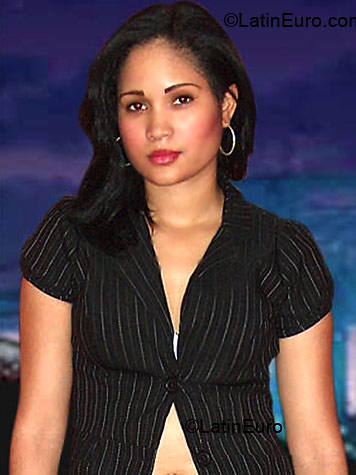 Date this voluptuous Dominican Republic girl Deysi from Mao Valverde N634