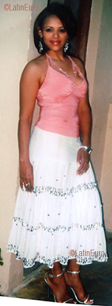 Date this exotic Any Country girl Raysa from  N644