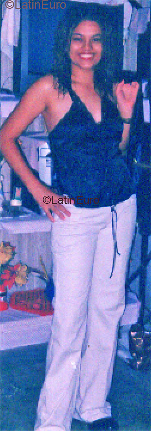Date this fun Honduras girl Doriana from La Ceiba N713