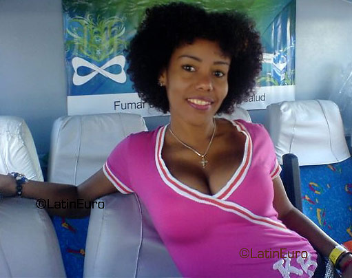 Date this hard body Dominican Republic girl Mariolis from Santo Domingo N876
