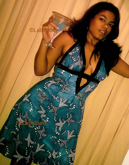Date this athletic Dominican Republic girl Leslie from Santo Domingo N978