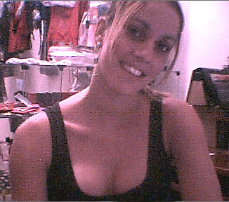 Date this georgeous Brazil girl Claudia from RECIFE B4564
