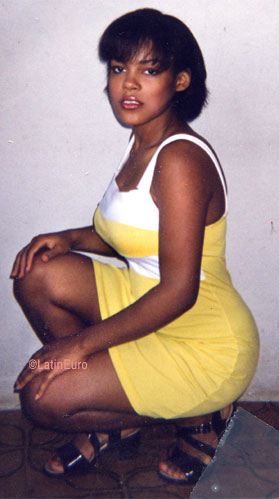 Date this happy Brazil girl Glilda from SALVADOR B7391