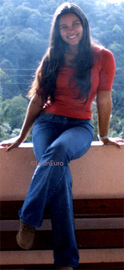 Date this voluptuous Brazil girl Michele from SAO PAULO B7416