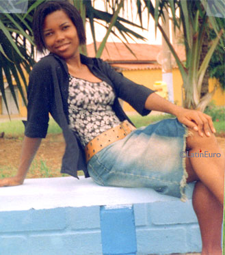 Date this gorgeous Brazil girl Andrea from MACAE B7634