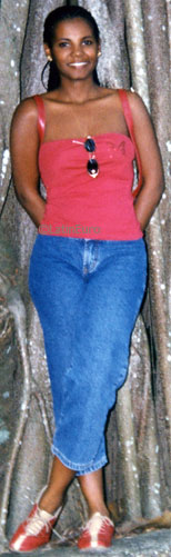 Date this sultry Brazil girl Aldir from RIO DE JANEIRO B7695