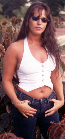 Date this sensual Brazil girl Marta from RIO VERDE B8365