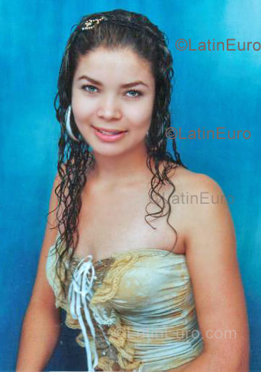 Date this tall Colombia girl Yessica from  C8868