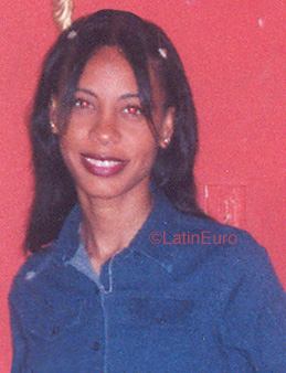 Date this hard body Dominican Republic girl Yenni from La Romana N3880