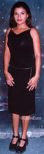 Date this pretty Honduras girl Iris from Choloma N3872