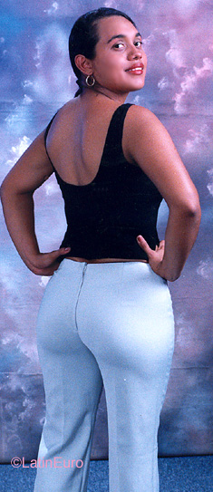 Date this georgeous Honduras girl Yovana from San Pedro Sula N3851