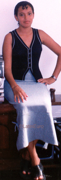 Date this foxy Honduras girl Iris from Choloma N3803