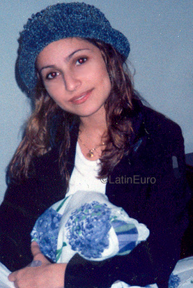 Date this stunning Brazil girl Priscila from MACAE B9995