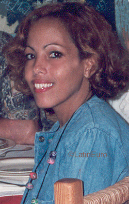 Date this attractive Dominican Republic girl Debbie from Santo Domingo N3783