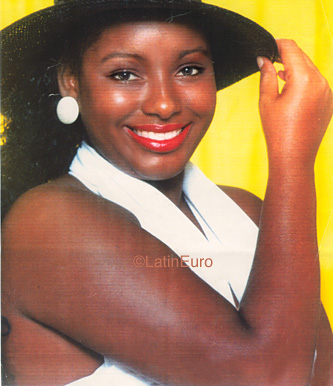 Date this hard body Brazil girl Edilezer from SALVADOR B9830