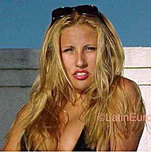 Date this georgeous Brazil girl Etelvina from  B9730