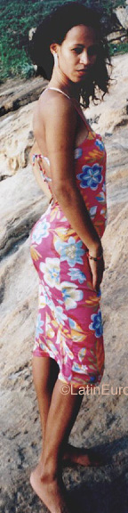 Date this nice looking Brazil girl Rosana from RIO DE JANEIRO B9818