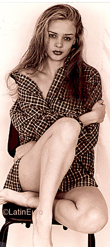 Date this attractive Brazil girl Tatiana from  B9773