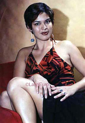 Date this attractive Brazil girl Keylla from UBERLANDIA B9670