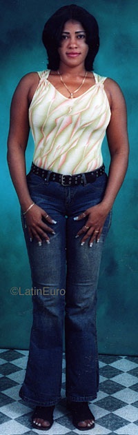 Date this happy Dominican Republic girl Donys from Santiago N3764