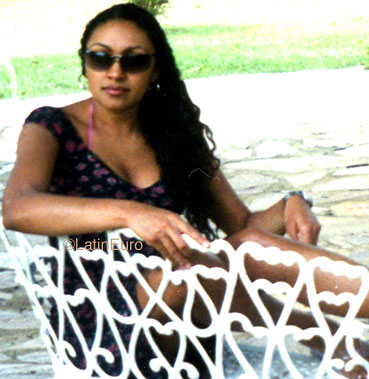 Date this cute Brazil girl Adriana from DIAS B9454