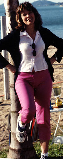 Date this voluptuous Brazil girl Maria from  B9481
