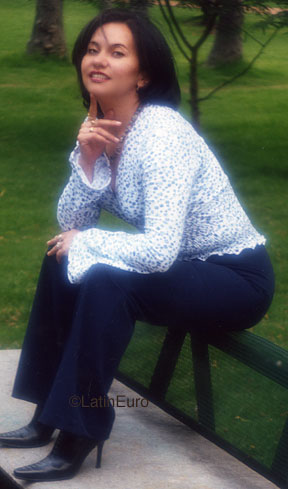 Date this lovely Colombia girl Doris from Bogota C9973