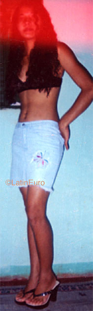 Date this attractive Brazil girl Maria from BRASILIA B9434