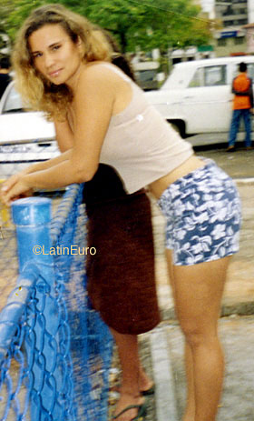 Date this foxy Brazil girl Darlen from  B9098