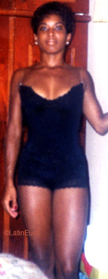 Date this hot Brazil girl Elaine from SAO PAULO B9092