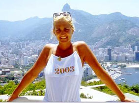 Date this happy Brazil girl Luciana from SANTO ANDRE B9091
