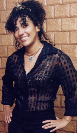 Date this fun Brazil girl Neide from RIO DE JANEIRO B8870