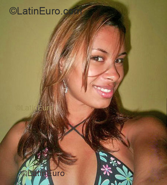 Date this stunning Brazil girl Talita from RIO DE JANEIRO B4802