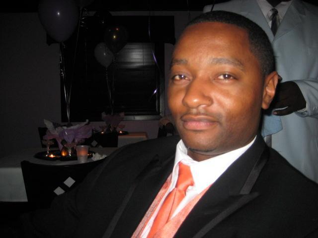 Date this tall United States man Jonathan from Oakland US44