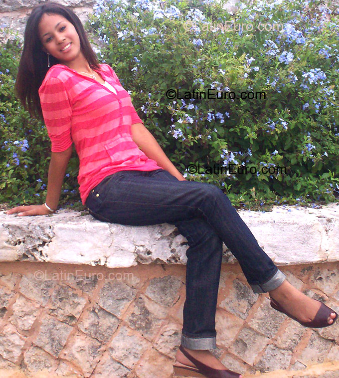 Date this fun Dominican Republic girl Haifa Smerlin from Higuey DO21