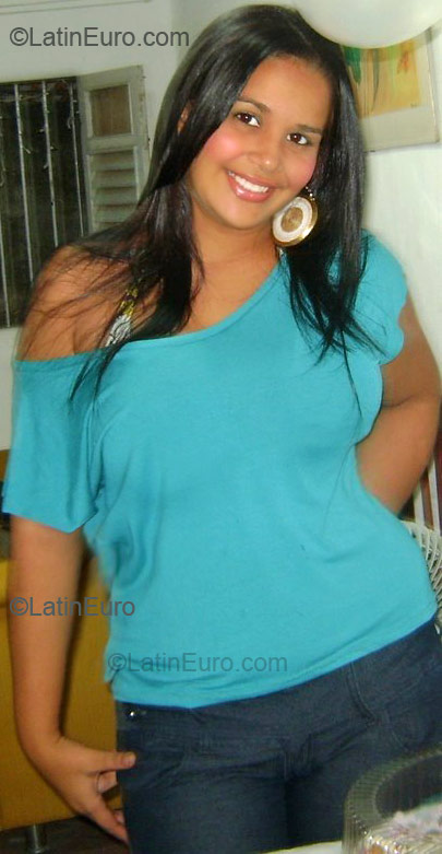 Date this pretty Brazil girl Cassia from Recife BR41