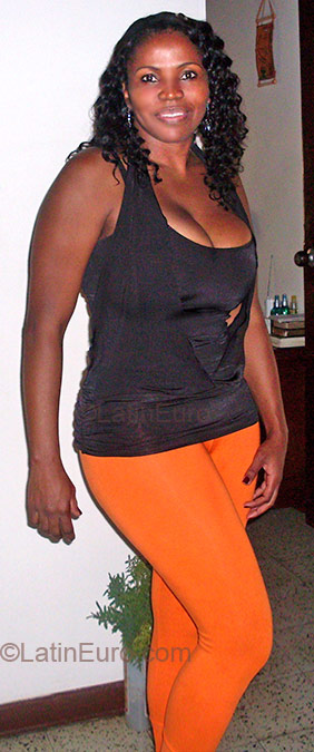 Date this young Colombia girl Aidee from Medellin CO24