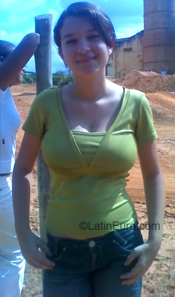 Date this hot Brazil girl Priscila from Governador Valadares BR51