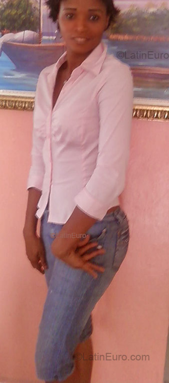 Date this happy Dominican Republic girl Maria Noreyi from La Delica DO46