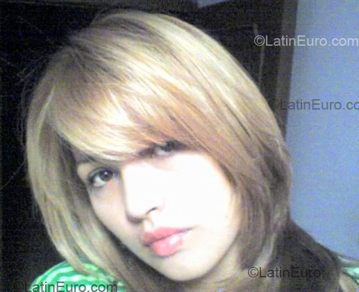 Date this voluptuous Colombia girl Angela from Bogota CO51