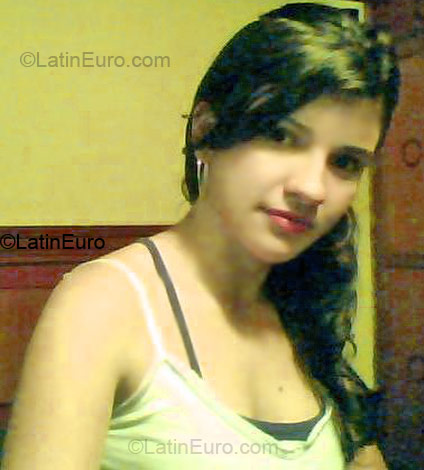 Date this tall Colombia girl Mary from Bogota CO55