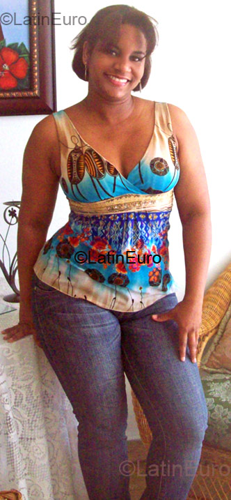 Date this gorgeous Dominican Republic girl Natalia from Santo Domingo DO67