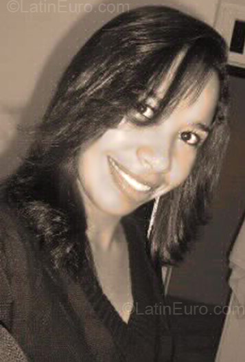 Date this funny Brazil girl Lis from Salvador BR88