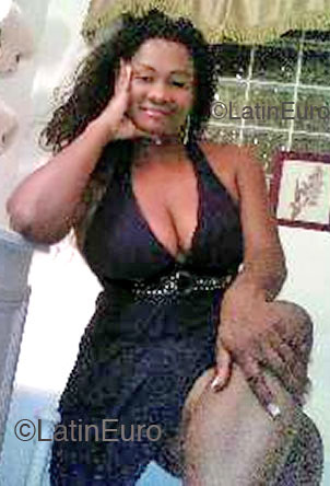 Date this young Colombia girl Raquel from Buenaventura US82